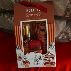 Bath & Body Works Holiday Sweets Winter Candy Apple Set